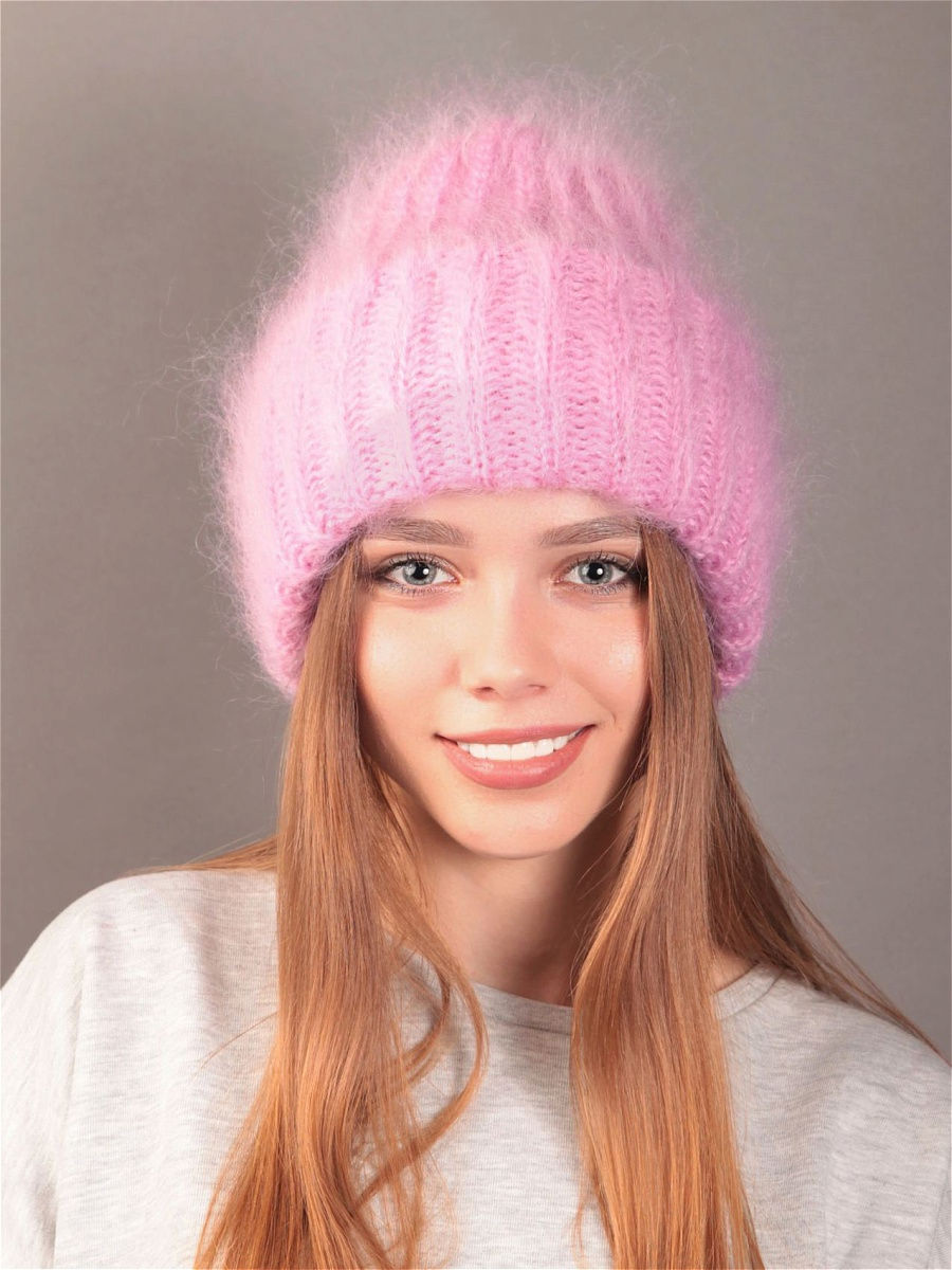 Розовая шапка женская