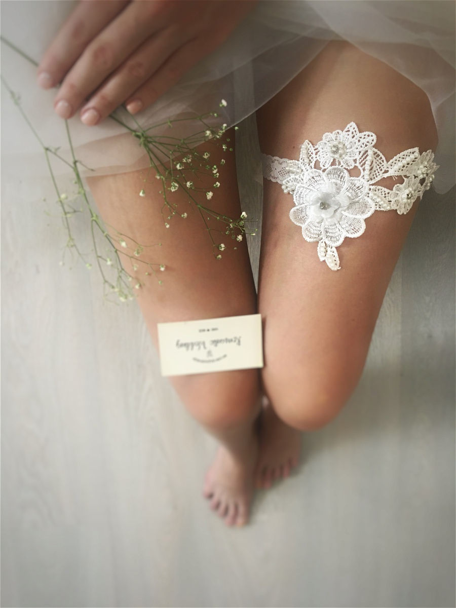 Свадебная подвязка как важная деталь образа невесты