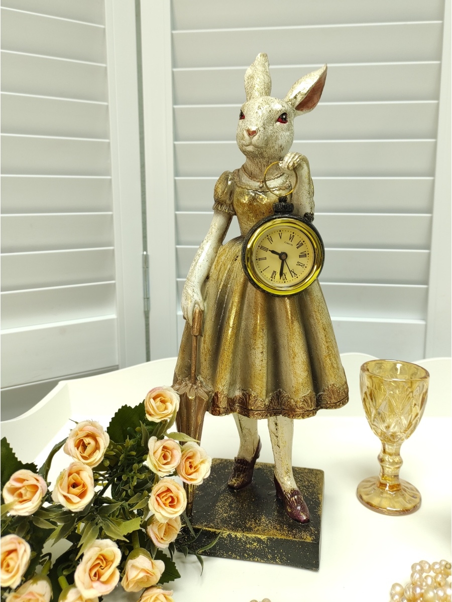 Миндаль часы. Статуэтка "кролик с часами" PETITJARDIN. Статуэтка кролик с часами. Фигурка кролик с часами. Фигурка декоративная кролик с часами.