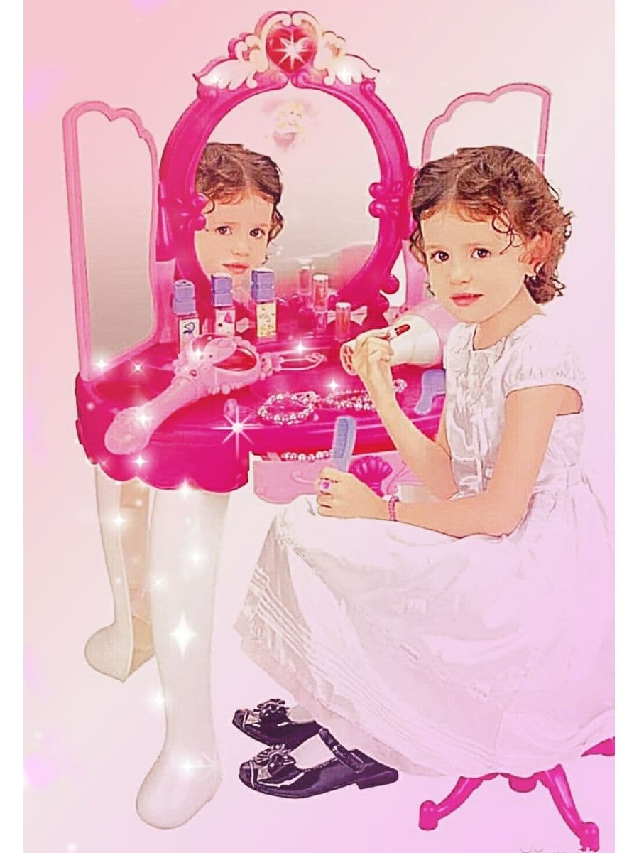 Детский косметический столик с зеркалом и аксессуарами
