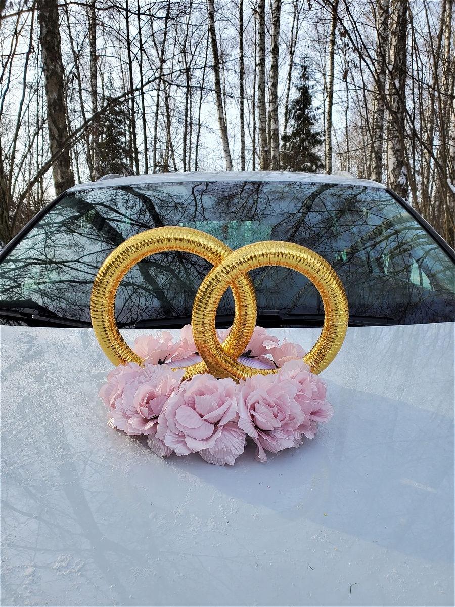Свадебные кольца на машину