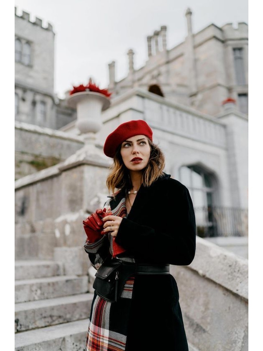 Парижский стиль одежды с красным