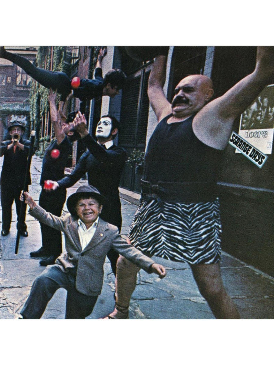 People are strange. 1967 - Strange Days. The Doors Strange Days 1967. Дорс альбом Strange Days.