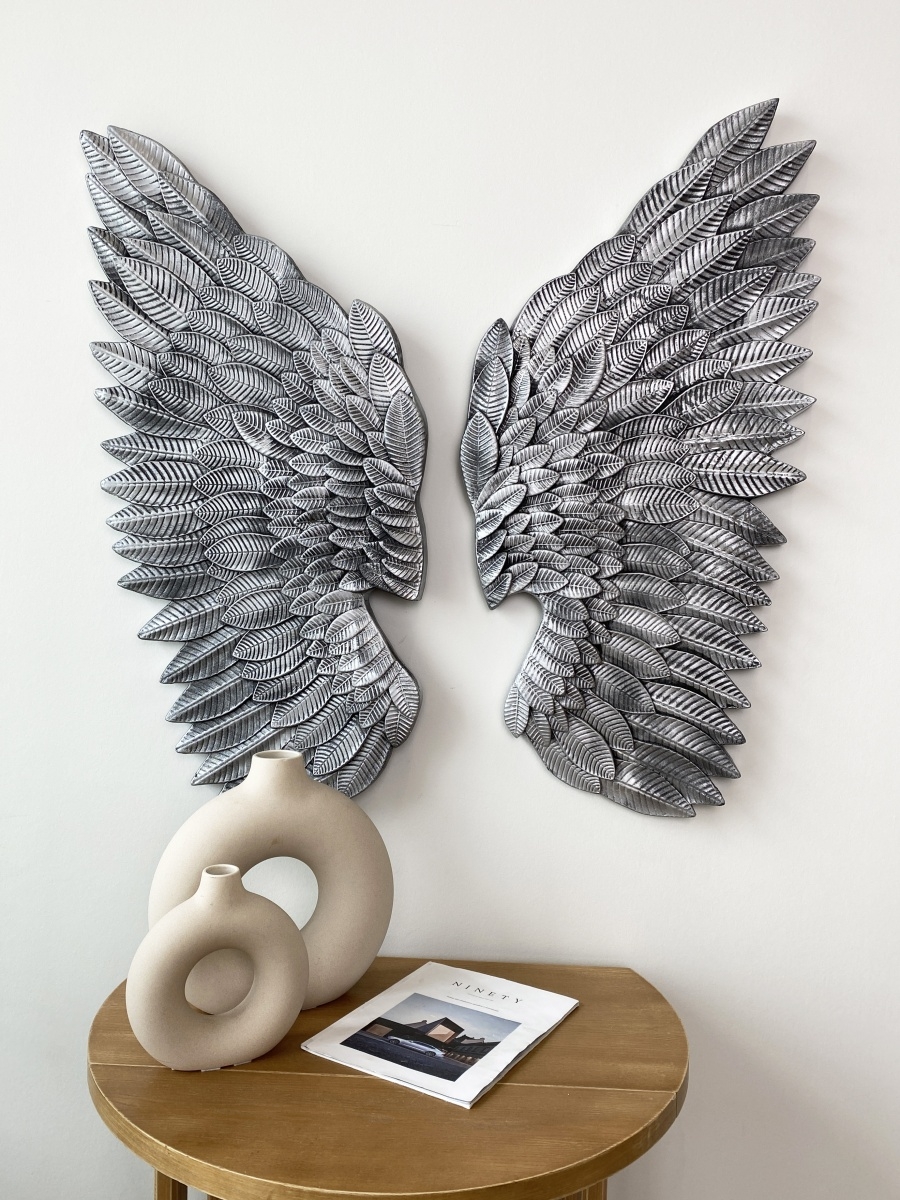 Журнальный столик с ангелами
